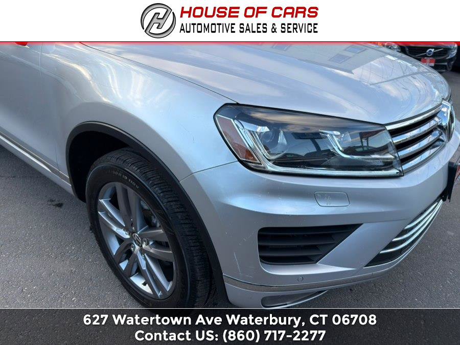 Used 2016 Volkswagen Touareg Sport AWD/4WD image 18