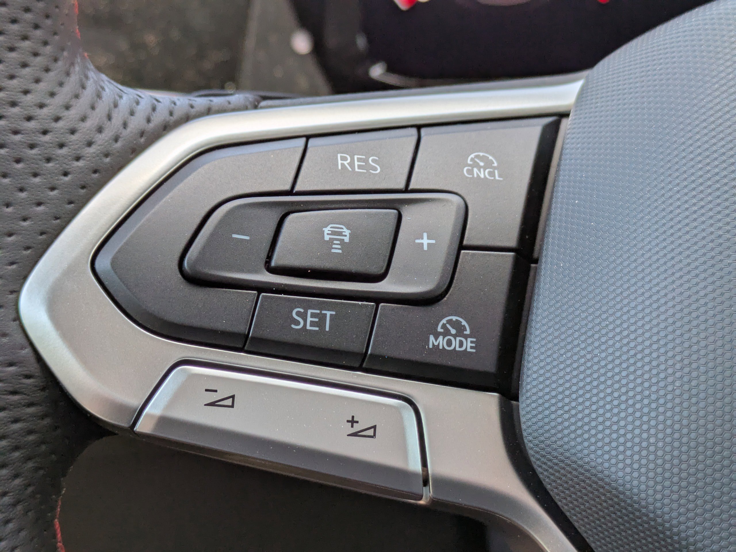 New 2026 Volkswagen GTI SE FWD image 25