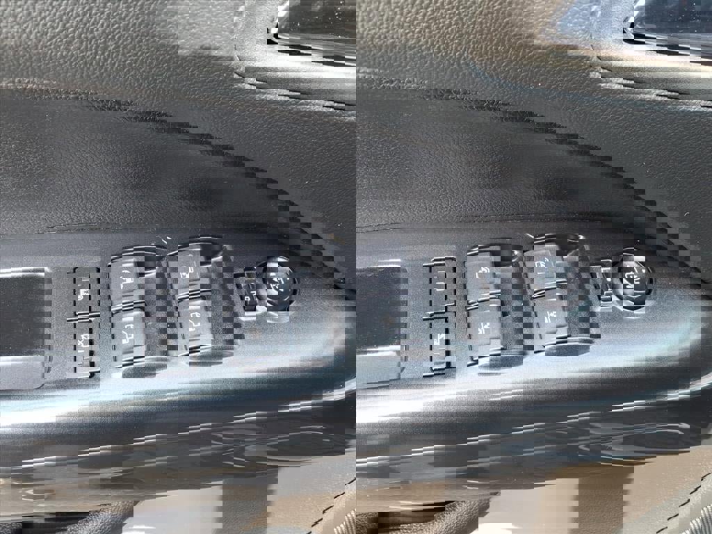 Used 2022 GMC Canyon AT4 image 12