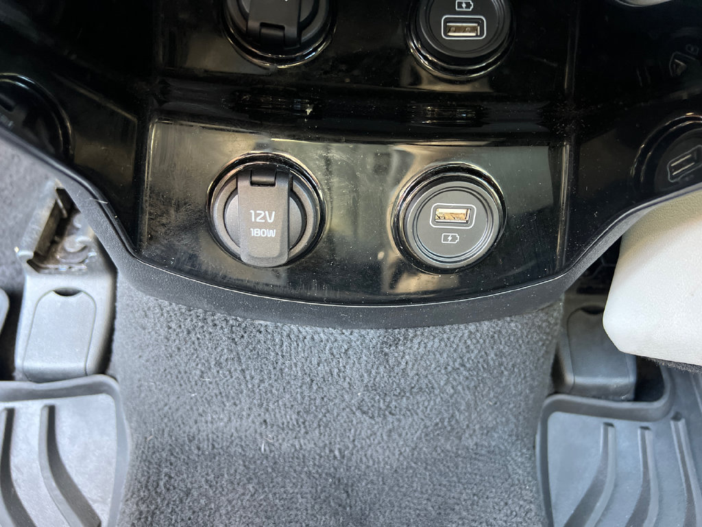 Used 2023 Kia Sorento SX AWD/4WD image 16