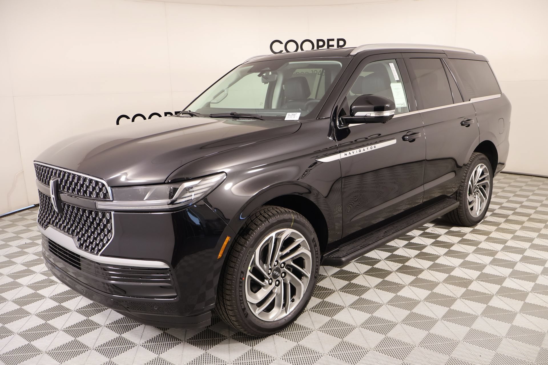New 2026 Lincoln Navigator Premiere AWD/4WD image 10