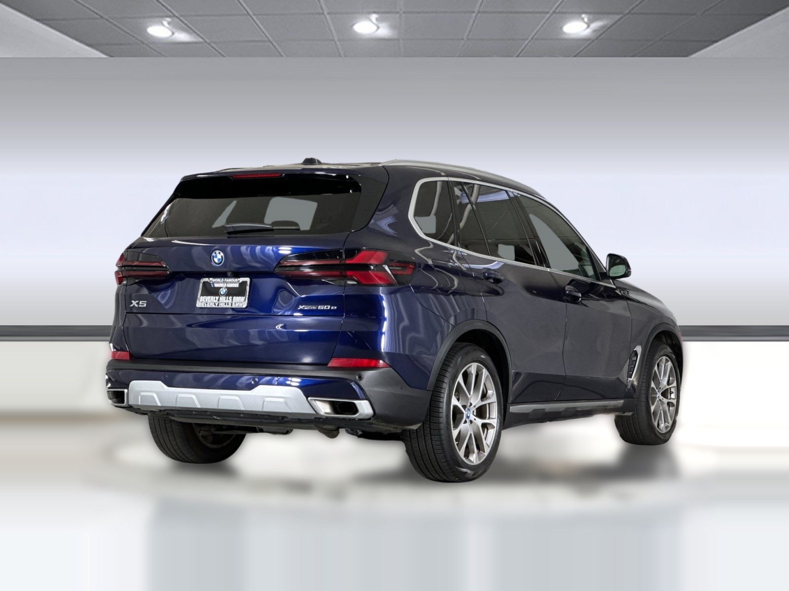 Used 2024 BMW X5 xDrive50e w/ Premium Package AWD/4WD image 8