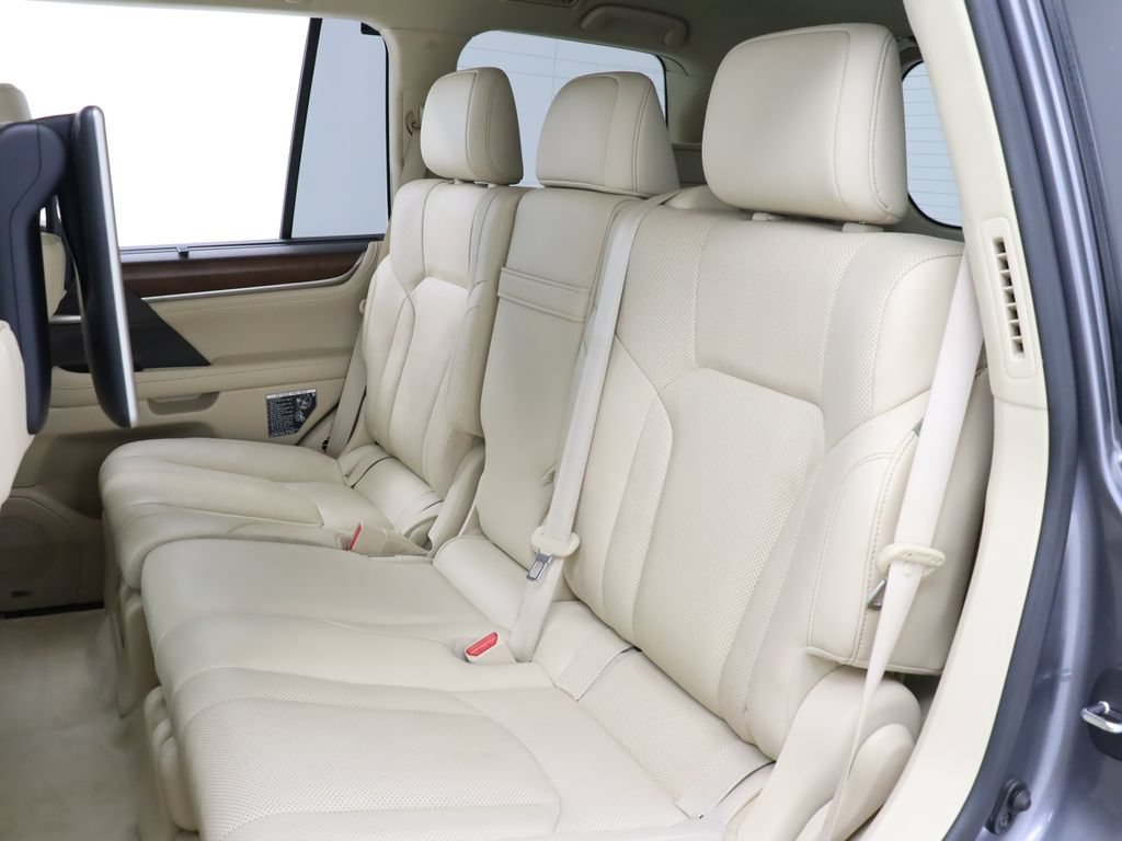 Used 2017 Lexus LX 570 4WD w/ Luxury Package image 32