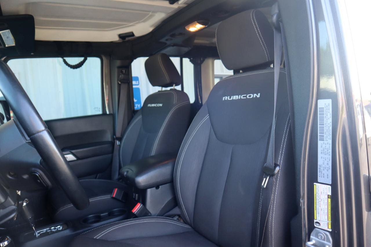 Used 2017 Jeep Wrangler Unlimited Rubicon w/ Cold Weather Group AWD/4WD image 64