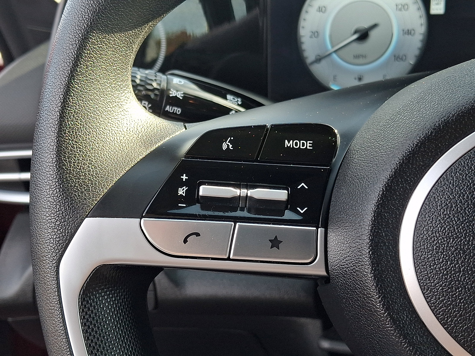 Used 2024 Hyundai Elantra SEL FWD image 21