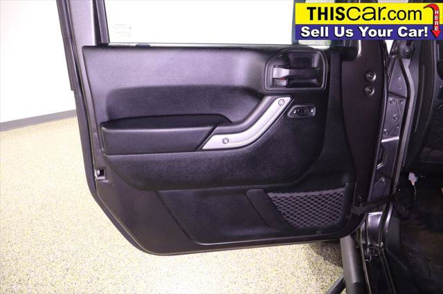Used 2018 Jeep Wrangler Unlimited Rubicon w/ Connectivity Group AWD/4WD image 29
