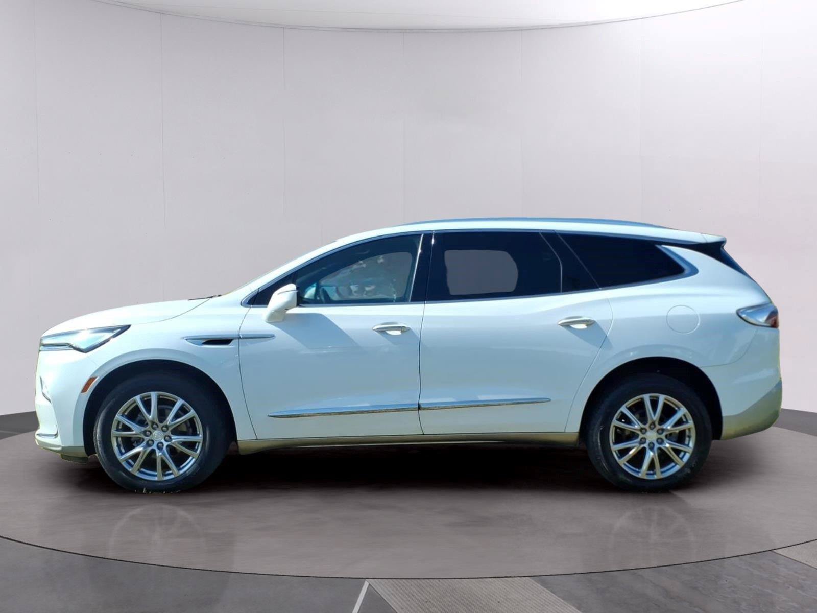 Used 2022 Buick Enclave Premium FWD image 2