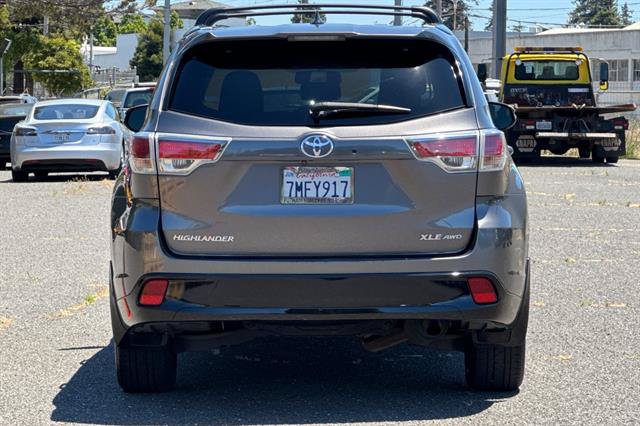 Used 2015 Toyota Highlander XLE AWD/4WD image 4