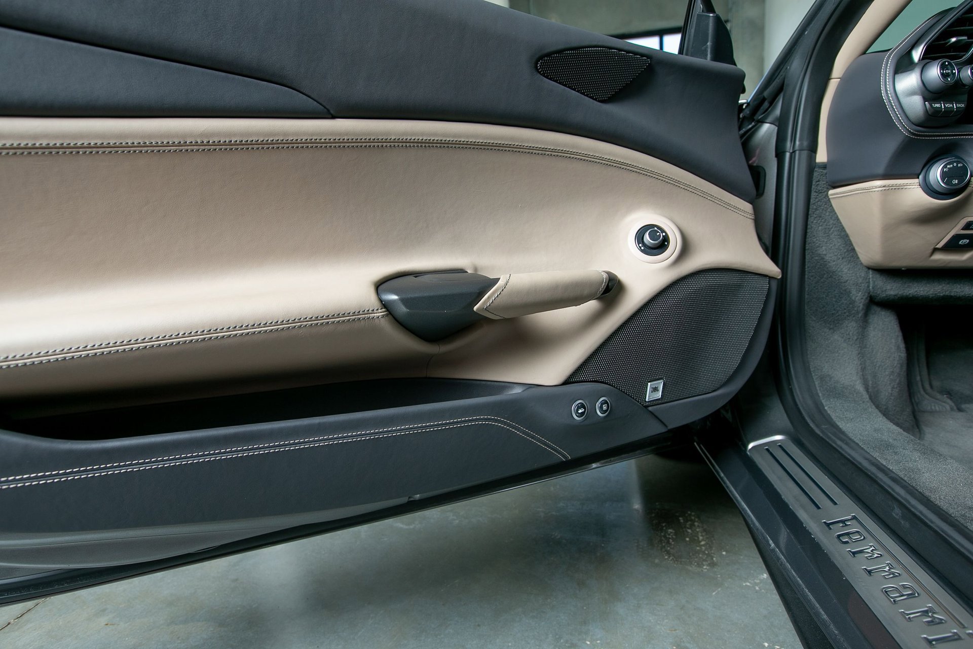 Used 2016 Ferrari 488 GTB image 31