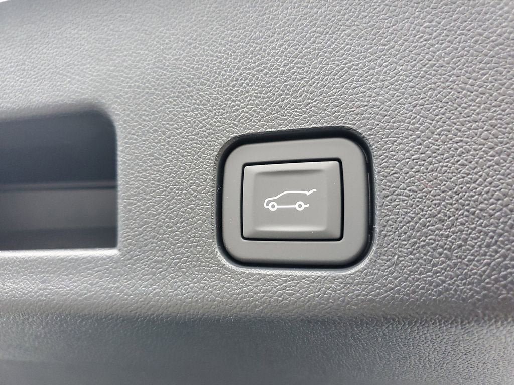 New 2026 GMC Acadia Denali w/ Super Cruise Package FWD image 6