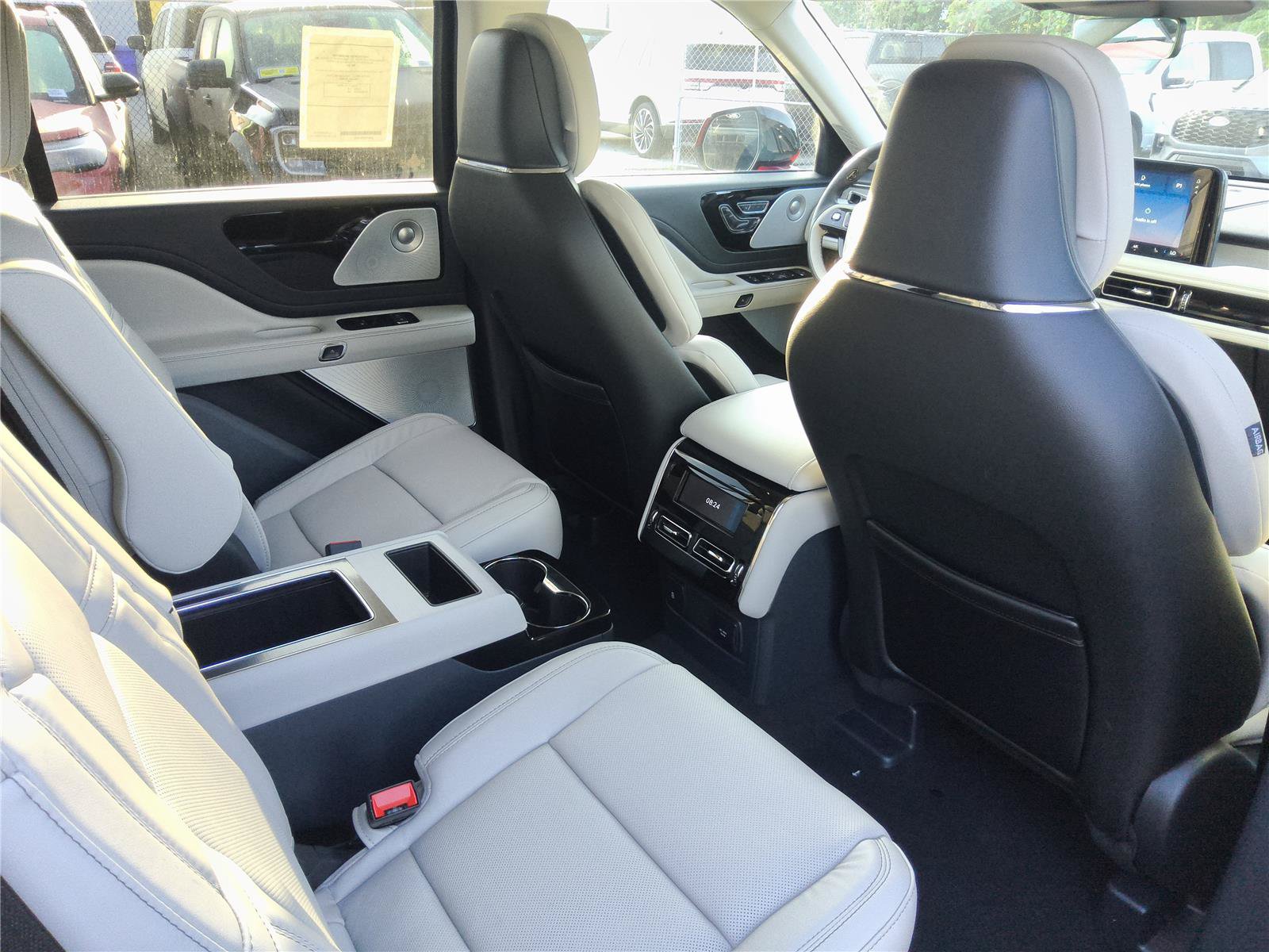 New 2026 Lincoln Aviator Reserve AWD/4WD image 30