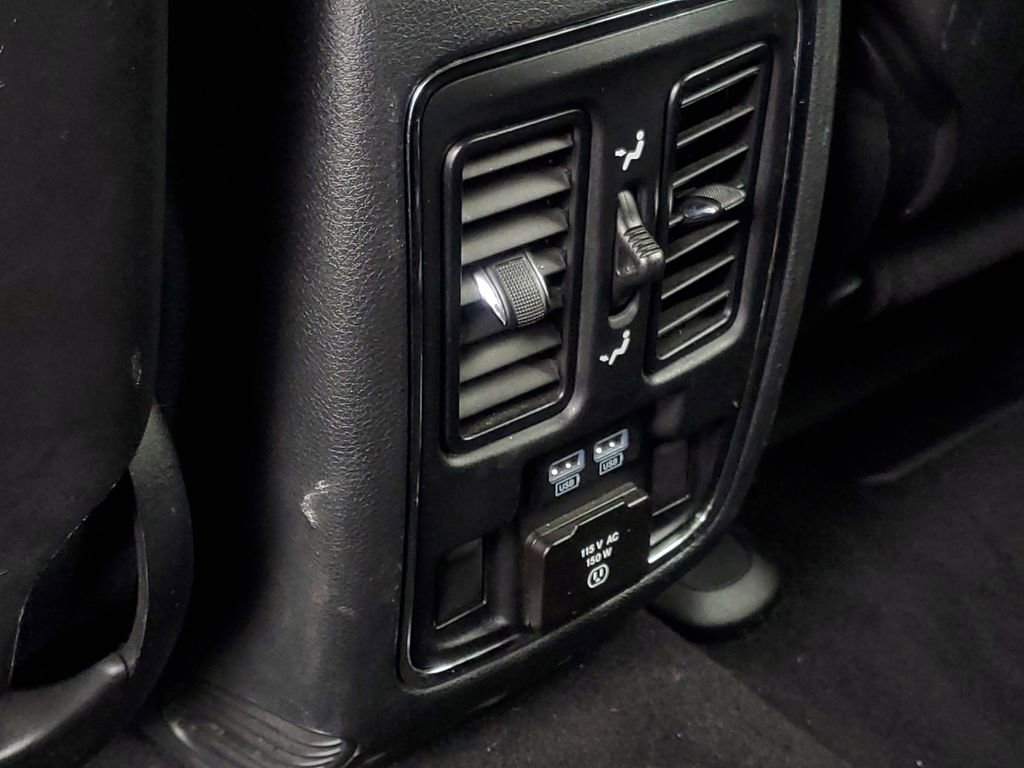 Used 2019 Jeep Grand Cherokee Limited image 34