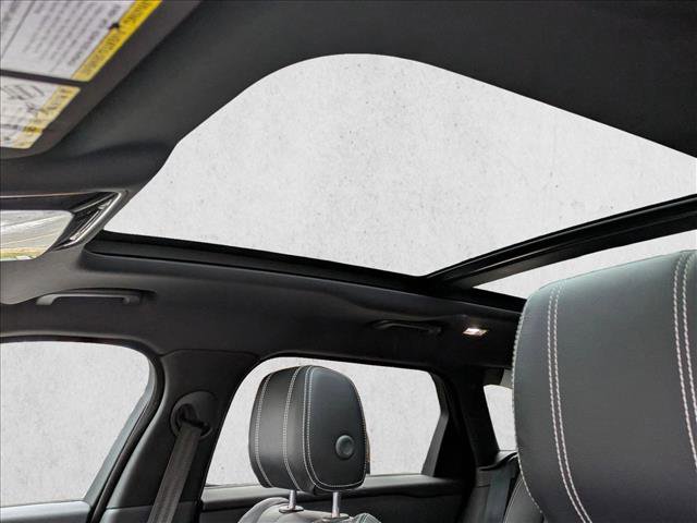 Used 2020 Land Rover Range Rover Velar R-Dynamic S image 16