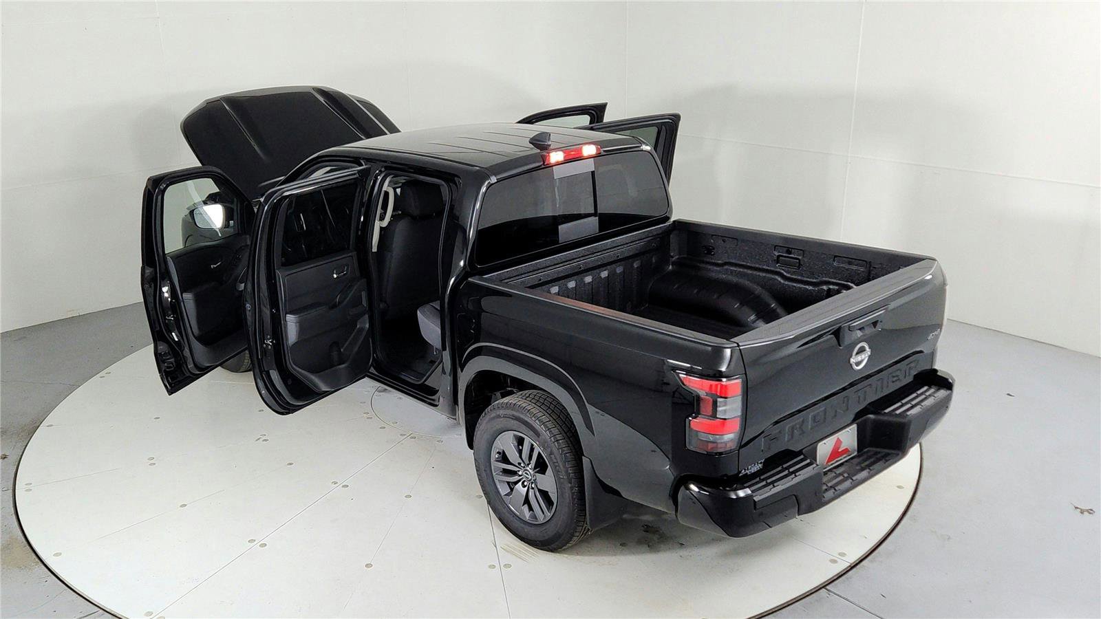 Certified 2025 Nissan Frontier SV image 47