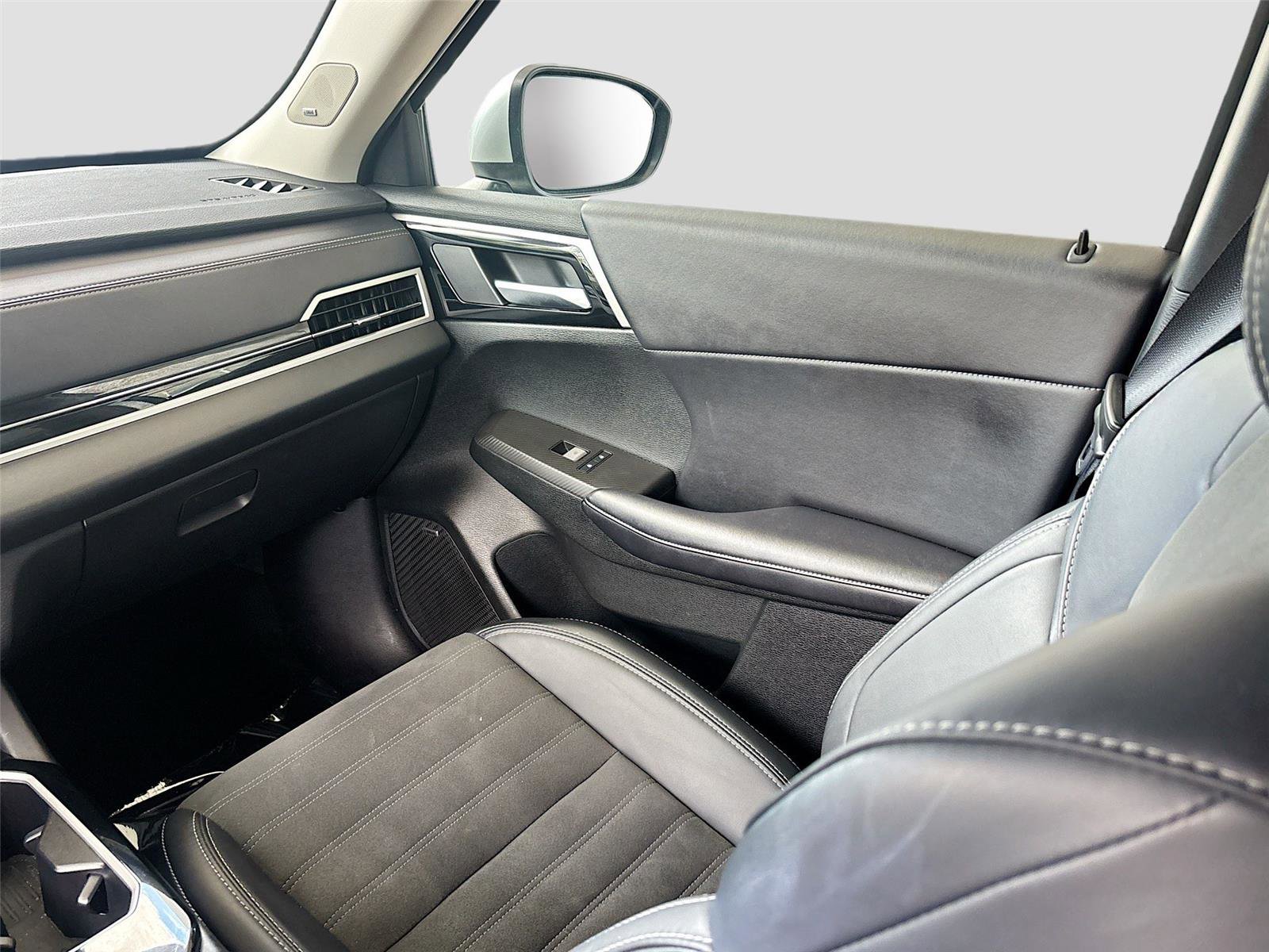 Used 2025 Mitsubishi Outlander SE FWD image 24