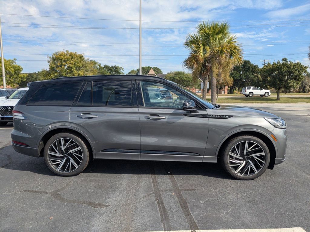 New 2025 Lincoln Aviator Black Label w/ Black Label Special Edition image 3