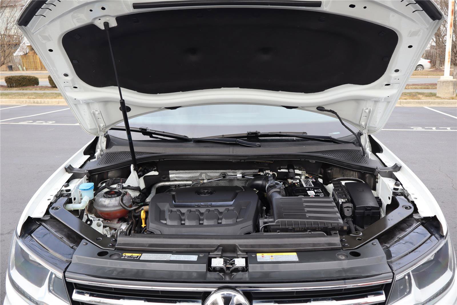 Certified 2021 Volkswagen Tiguan SE w/ Panoramic Sunroof Package image 10