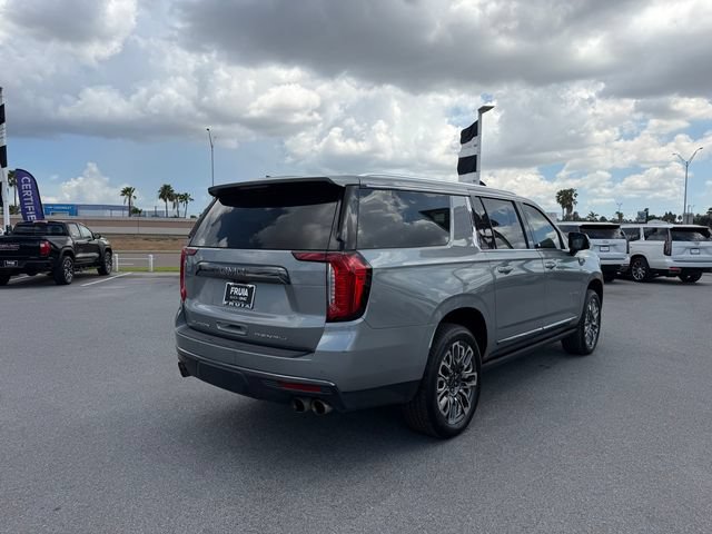 Used 2023 GMC Yukon XL Denali Ultimate AWD/4WD image 5