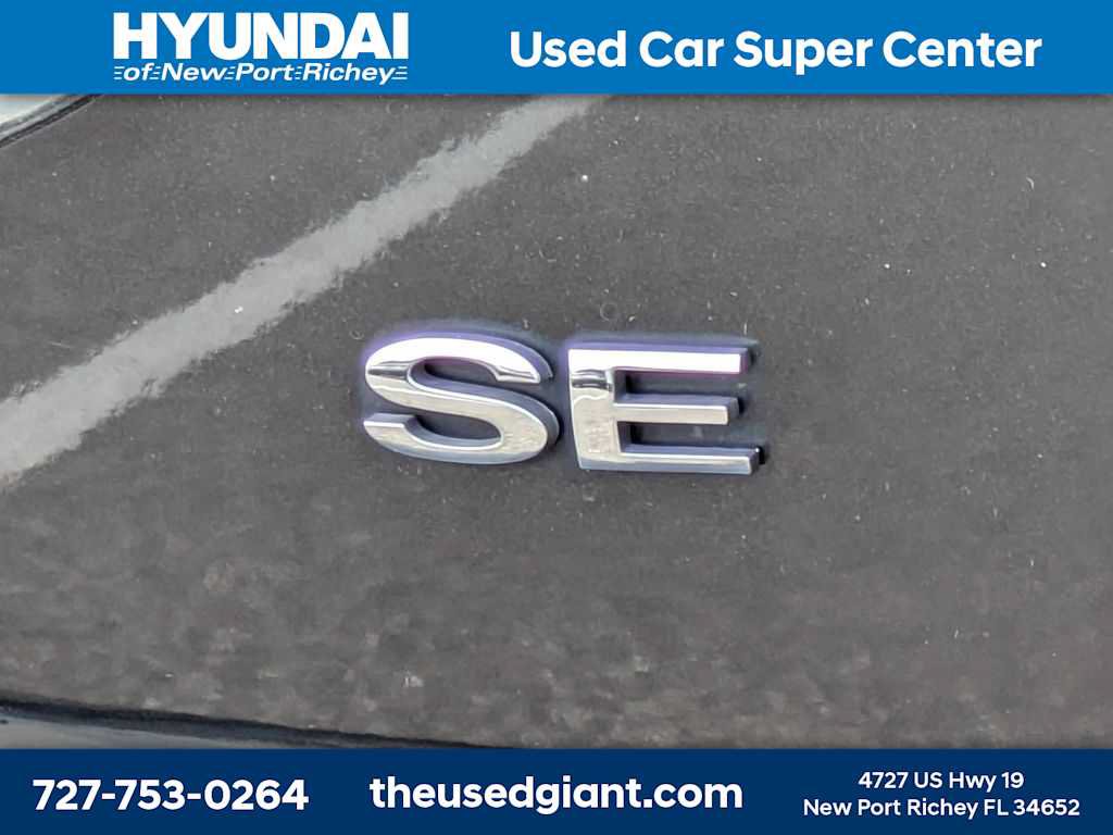 Used 2014 Ford Focus SE FWD image 12