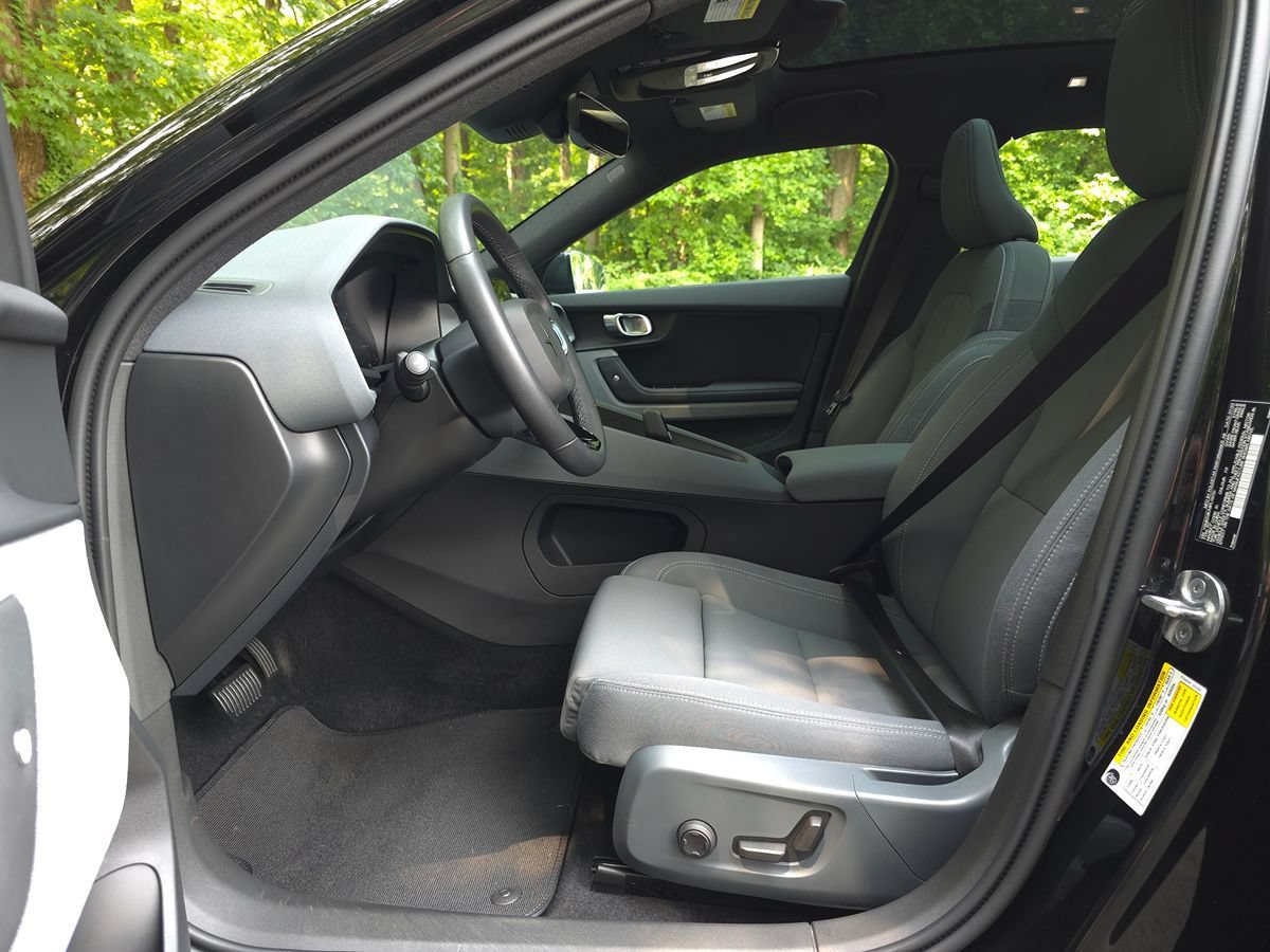 Used 2023 Polestar Polestar 2 w/ Pilot Pack AWD/4WD image 11