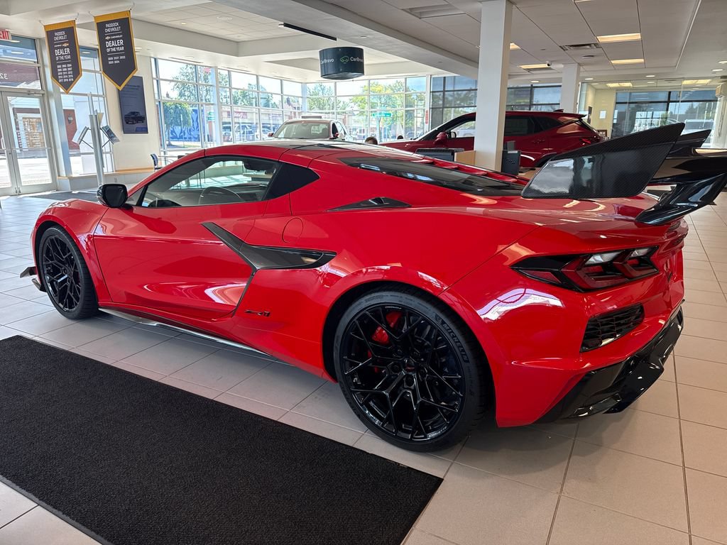Used 2025 Chevrolet Corvette ZR1 w/ ZR1 Carbon Fiber Aero Package RWD image 18