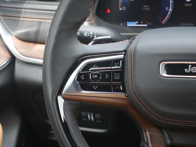 Used 2025 Jeep Grand Cherokee L Summit w/ Advanced Protech Group IV AWD/4WD image 20