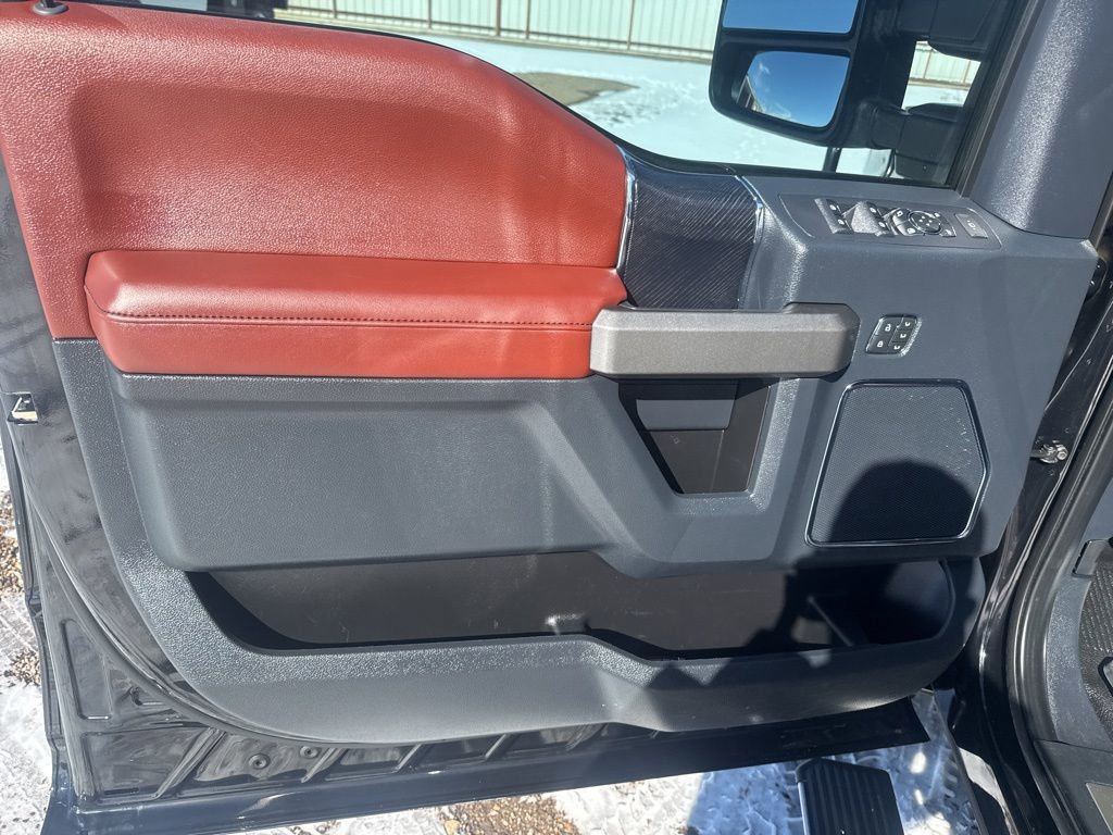 Used 2022 Ford F350 Platinum w/ FX4 Off-Road Package image 11