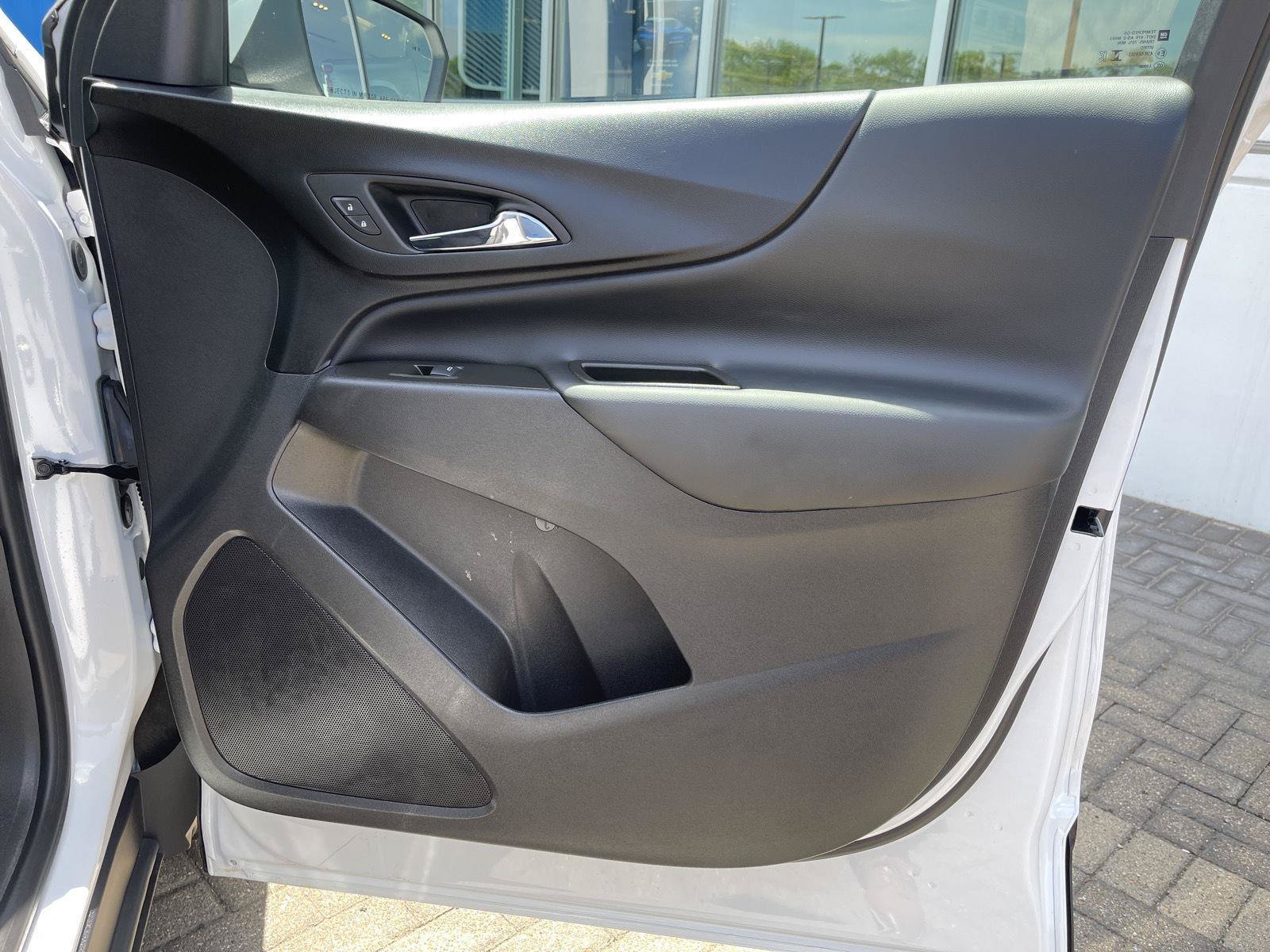 Used 2024 Chevrolet Equinox LT w/ LPO, Floor Liner Package FWD image 31