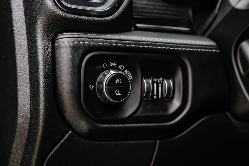 Used 2023 RAM 3500 Limited AWD/4WD image 32