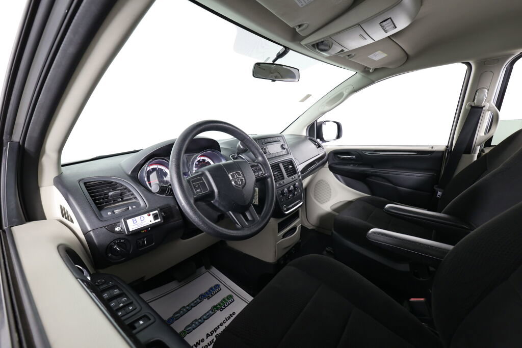 Used 2012 Dodge Grand Caravan SXT image 10