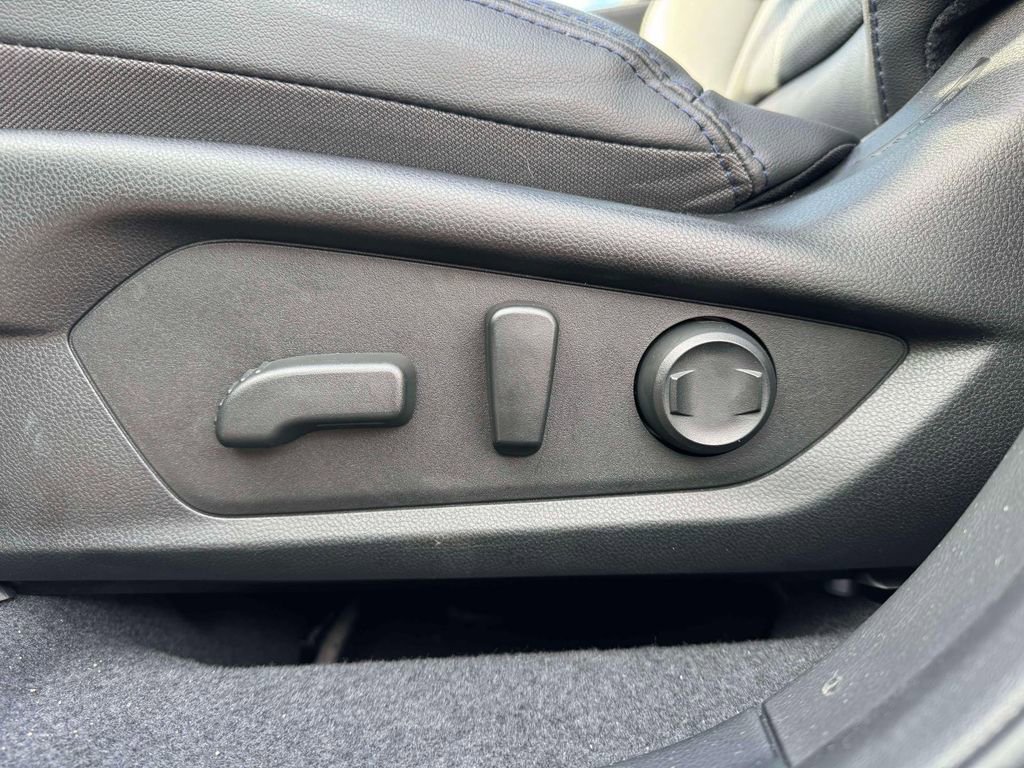 Certified 2025 Subaru Forester Limited image 15