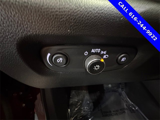 Used 2020 Chevrolet Traverse LT w/ Driver Confidence II Package image 22