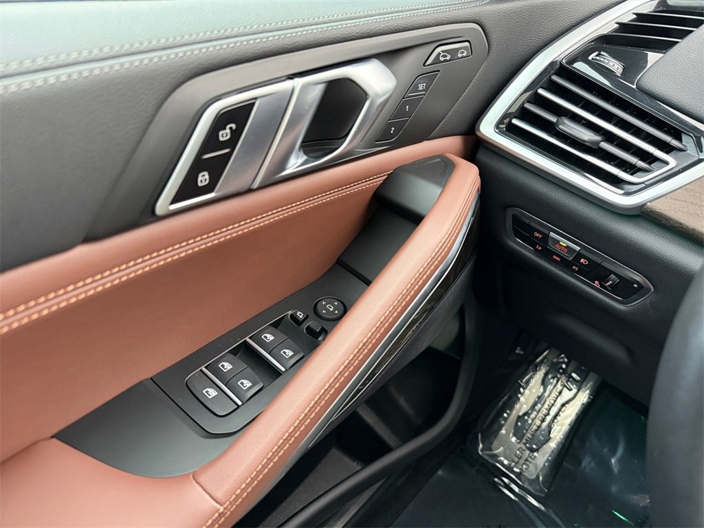 Certified 2023 BMW X6 xDrive40i w/ M Sport Package image 29