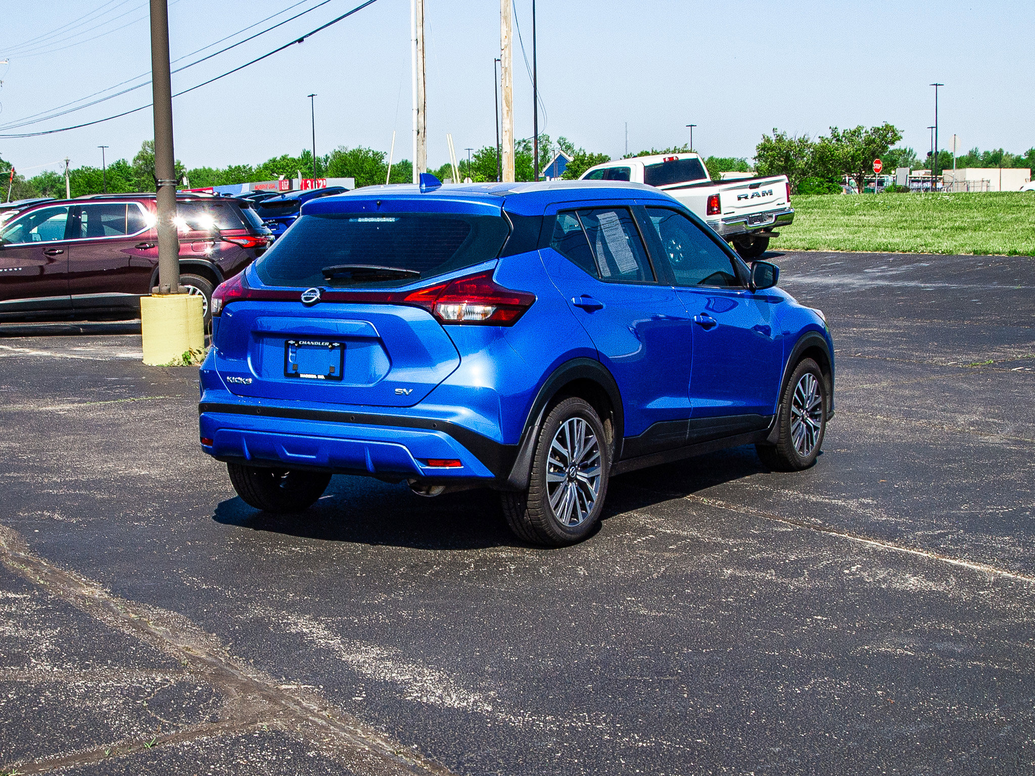 Used 2021 Nissan Kicks SV FWD image 7