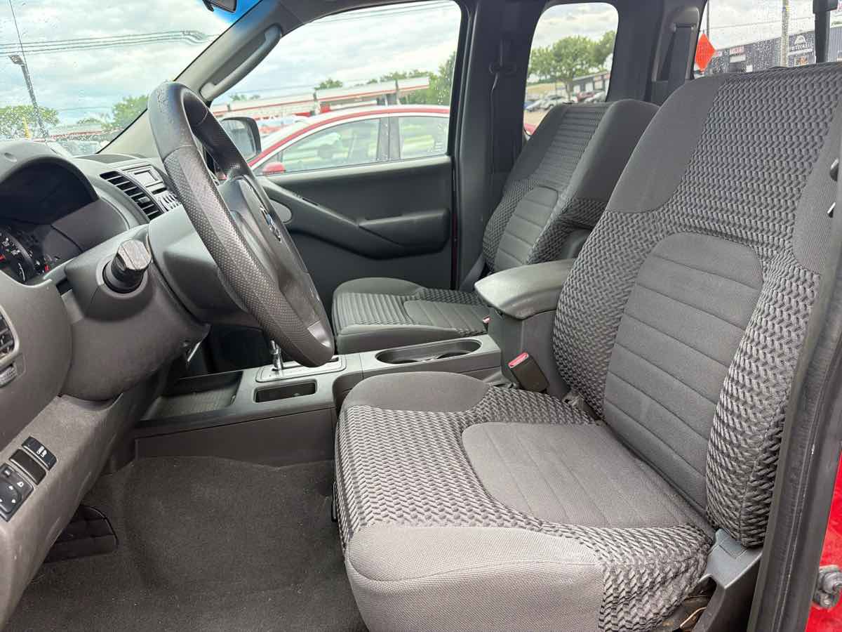 Used 2007 Nissan Frontier SE w/ Power Pkg AWD/4WD image 6