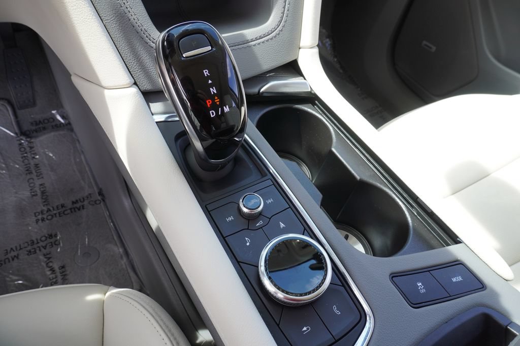 Certified 2025 Cadillac XT6 Premium Luxury FWD image 23