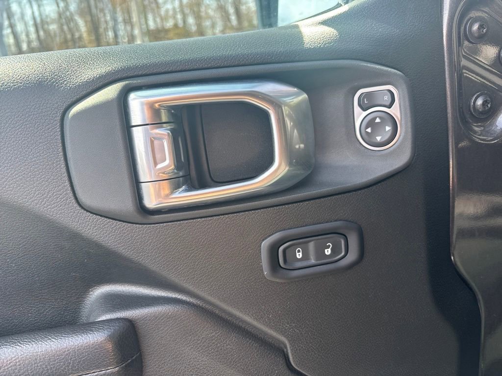 Used 2025 Jeep Wrangler Rubicon image 30