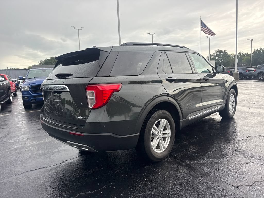 Used 2024 Ford Explorer XLT w/ Equipment Group 202A AWD/4WD image 7