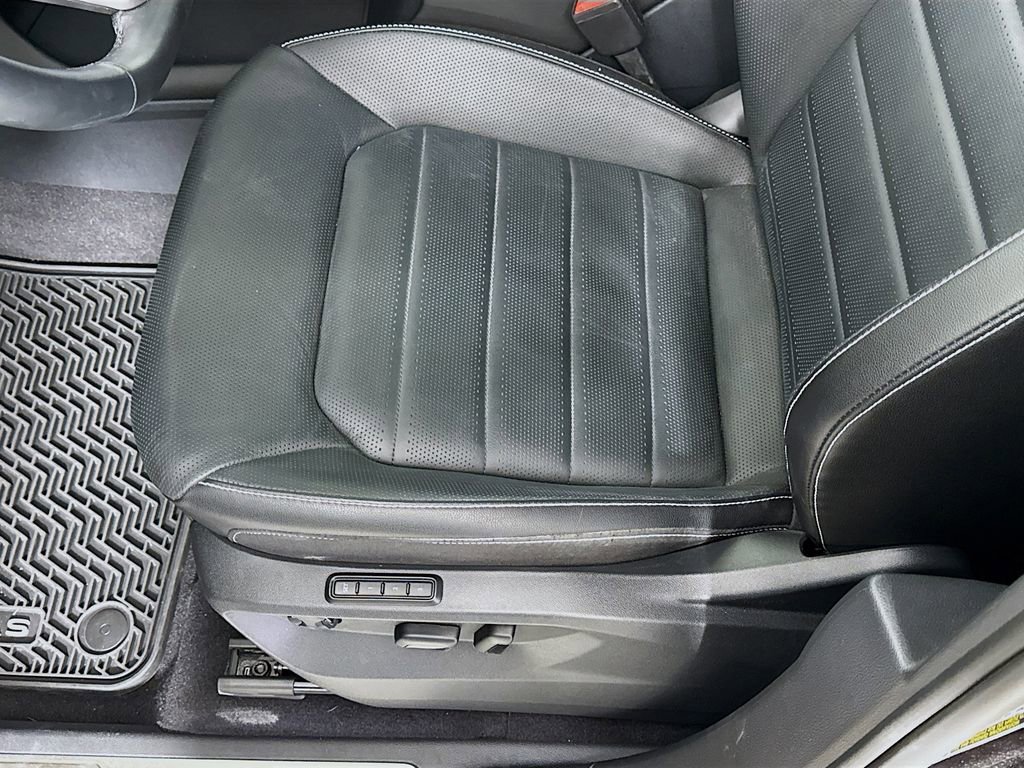 Used 2024 Volkswagen Atlas Cross Sport SEL R-Line image 20