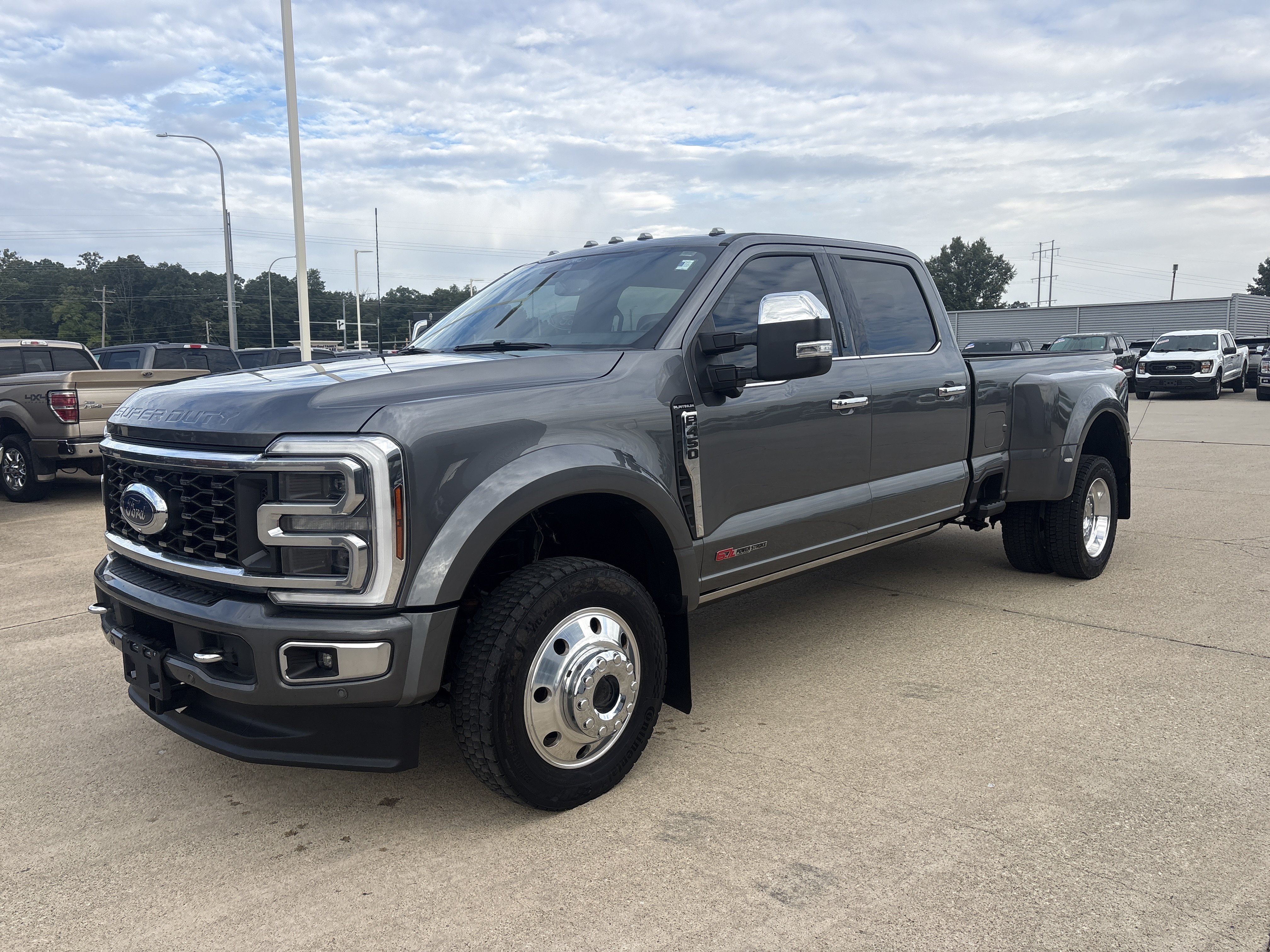 Used 2024 Ford F450 Platinum AWD/4WD image 3