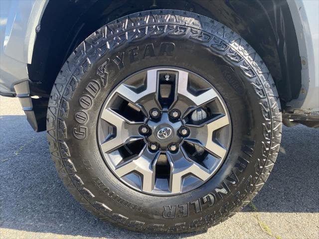Certified 2019 Toyota Tacoma SR5 AWD/4WD image 10