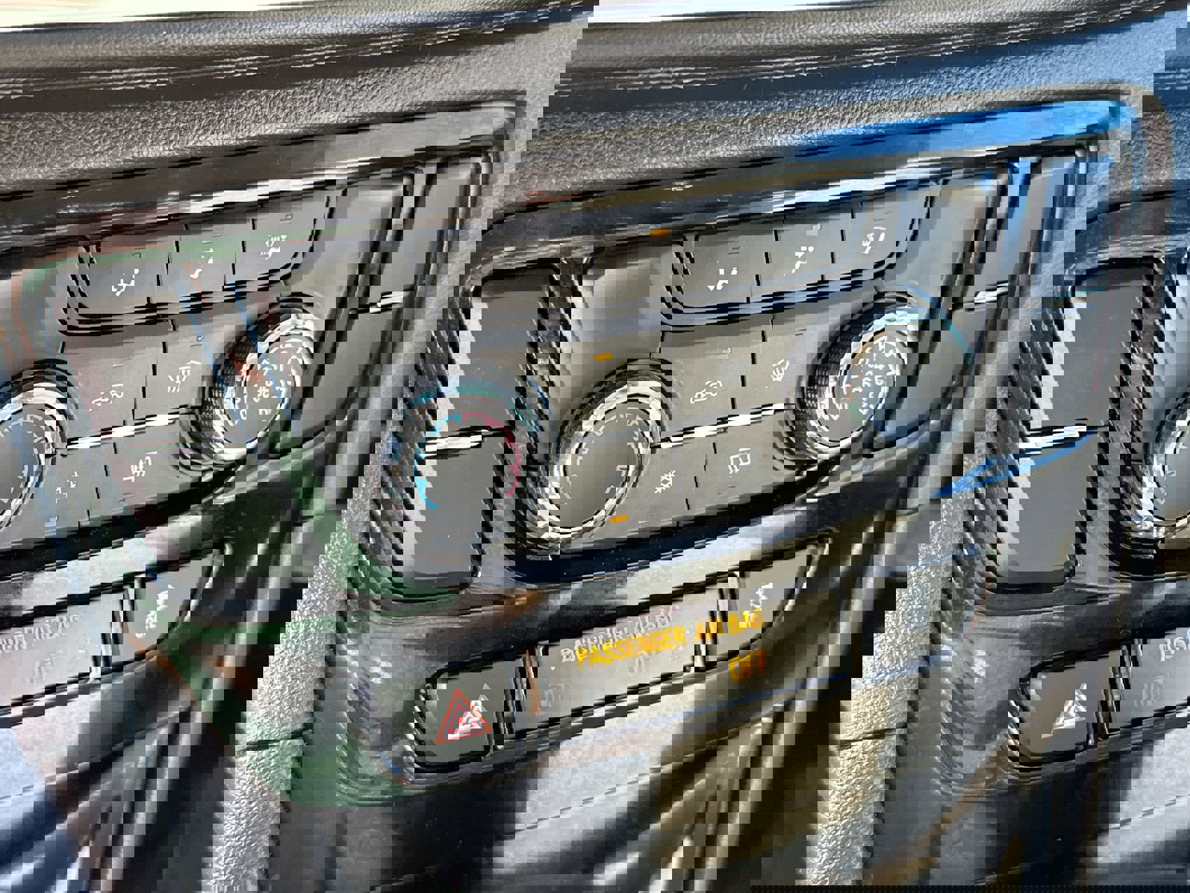 Used 2022 Buick Encore Preferred w/ Safety Package image 18