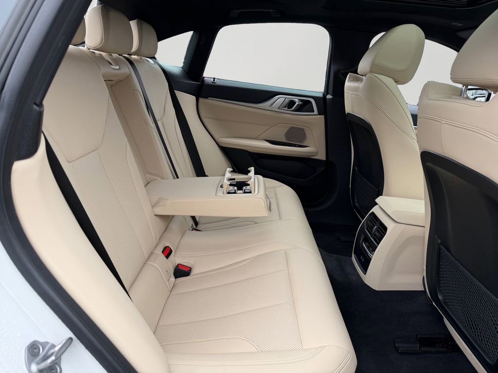 Used 2023 BMW i4 eDrive35 w/ Premium Package image 9