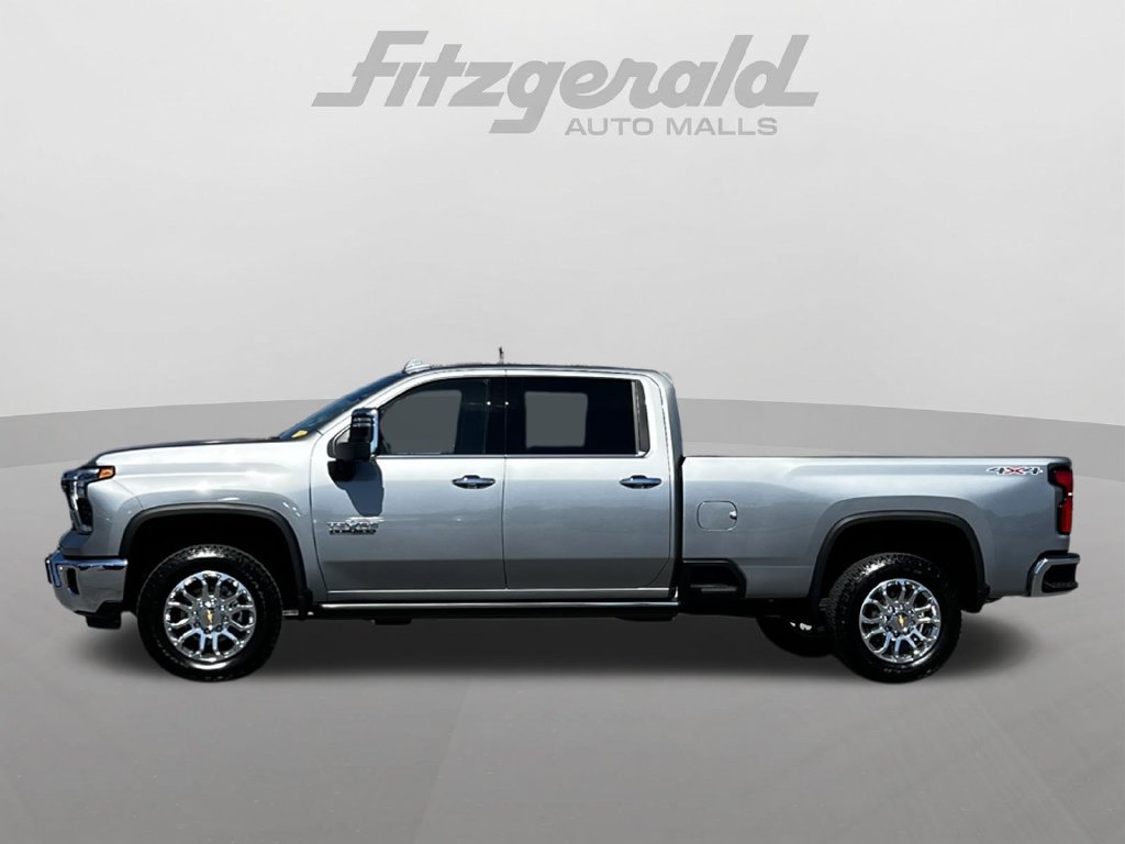 Used 2025 Chevrolet Silverado 3500 LTZ w/ LTZ Premium Texas Edition AWD/4WD image 4