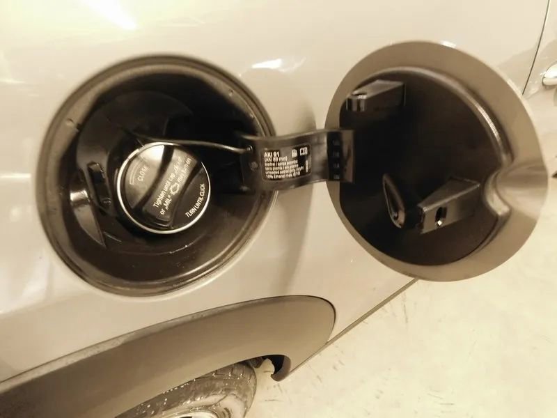 Used 2017 MINI Cooper 2-Door Hardtop FWD image 39