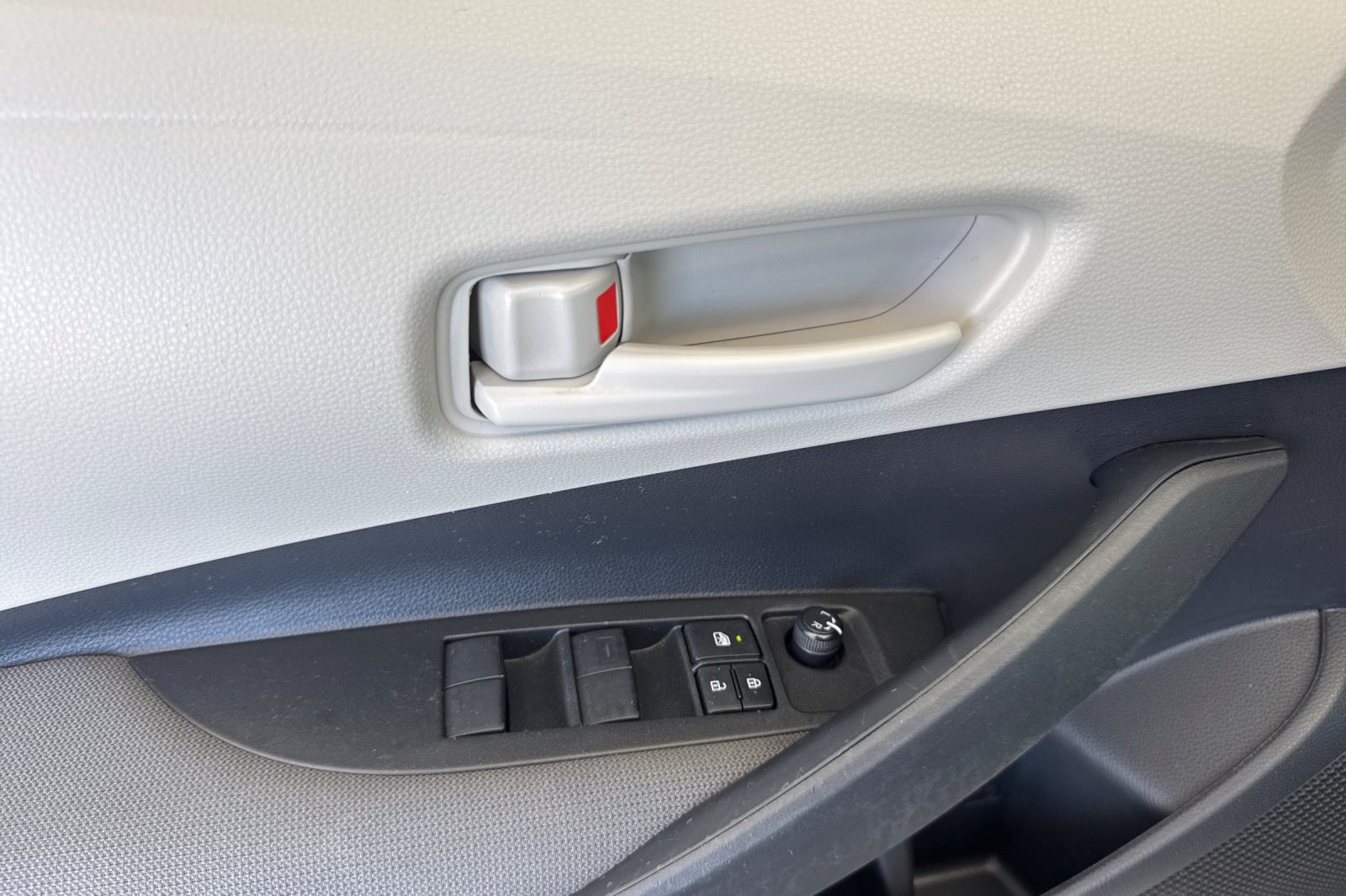 Certified 2023 Toyota Corolla LE w/ Carpet Mat Package (TMS) FWD image 10
