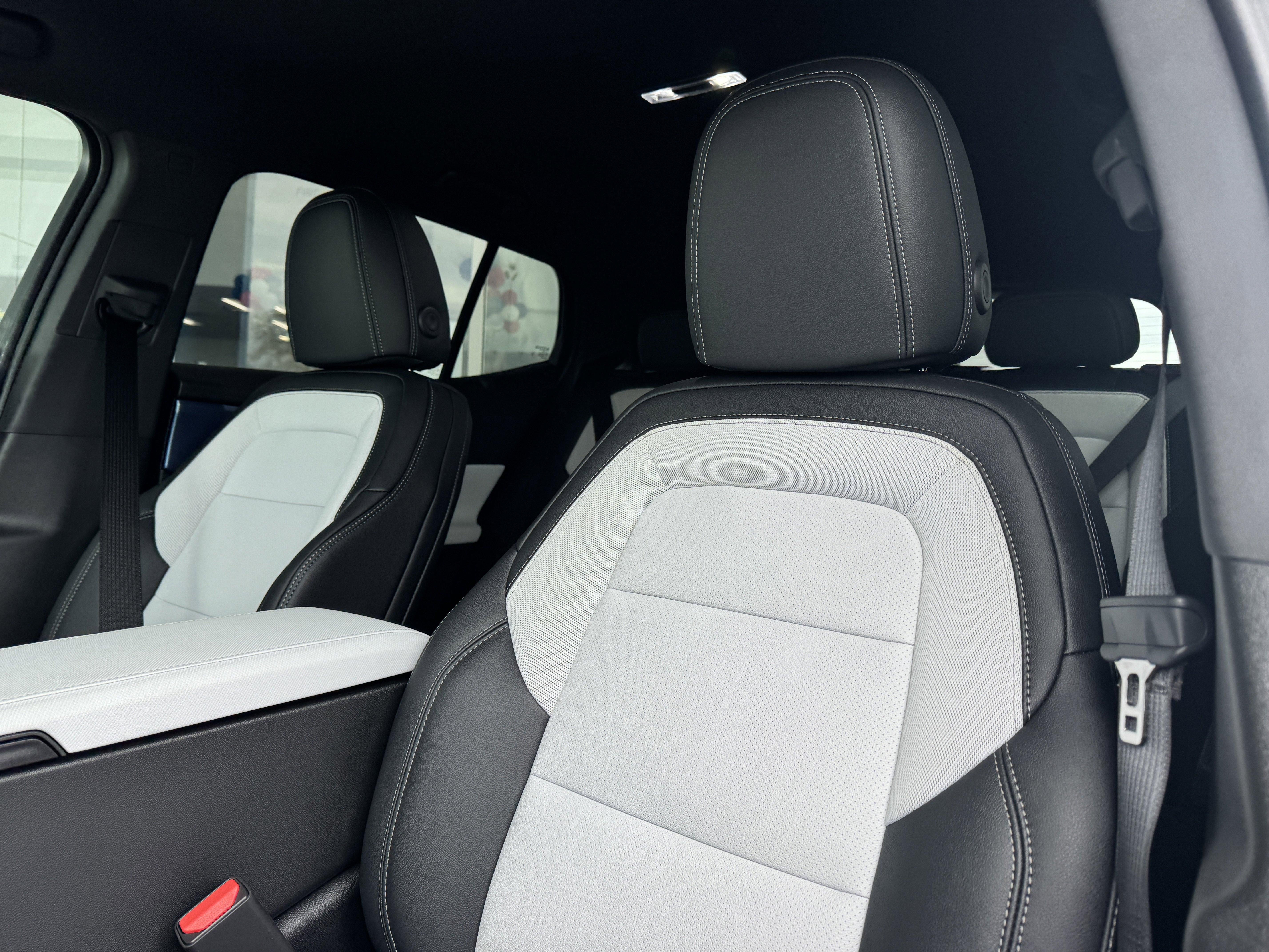 New 2026 Chevrolet Equinox EV LT AWD/4WD image 12