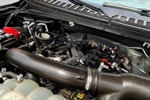 Used 2024 Ford Expedition Limited AWD/4WD image 32
