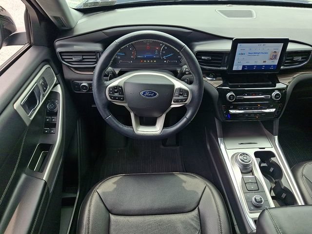 Used 2021 Ford Explorer Limited w/ Equipment Group 301A AWD/4WD image 11