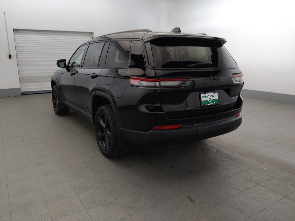Used 2023 Jeep Grand Cherokee L Laredo RWD image 5